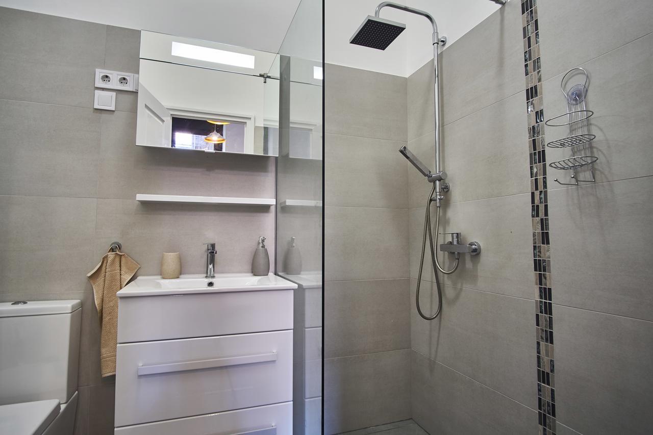 Design Apartment In The City Center With Ac Budapest Exteriör bild